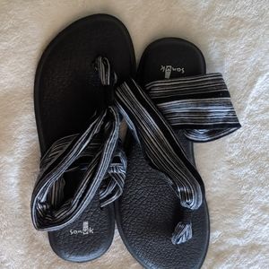 Sanuk Yoga Sandals size 7